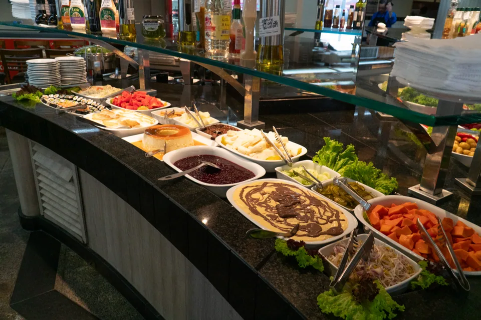Buffet completo de saladas · variedade do rodízio gaúcho